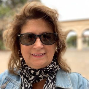 Meet your Posher, Lauri